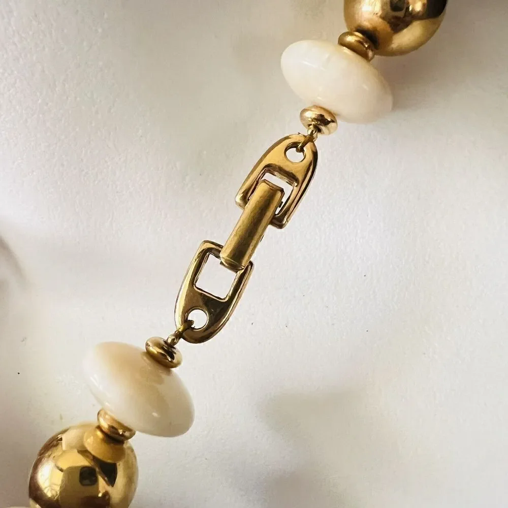 Vintage Napier Lucite Pearlized Earth Gold Tone Beaded Necklace Chunky 1457